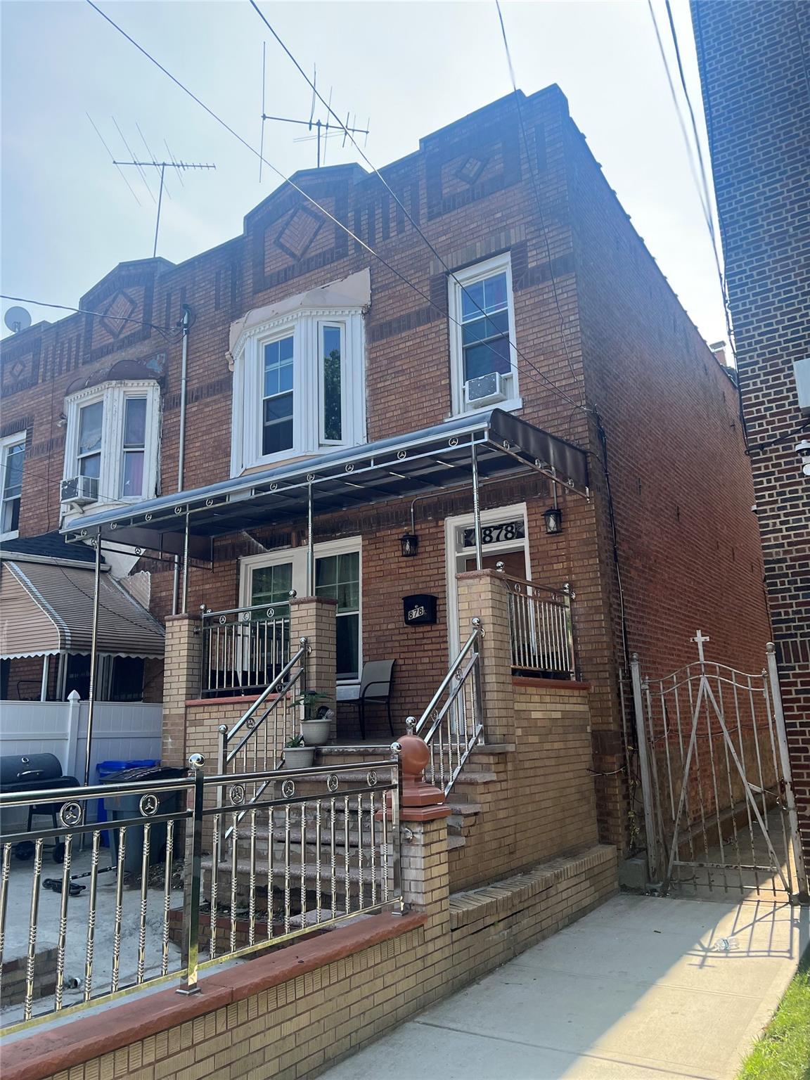 878 Albany Avenue