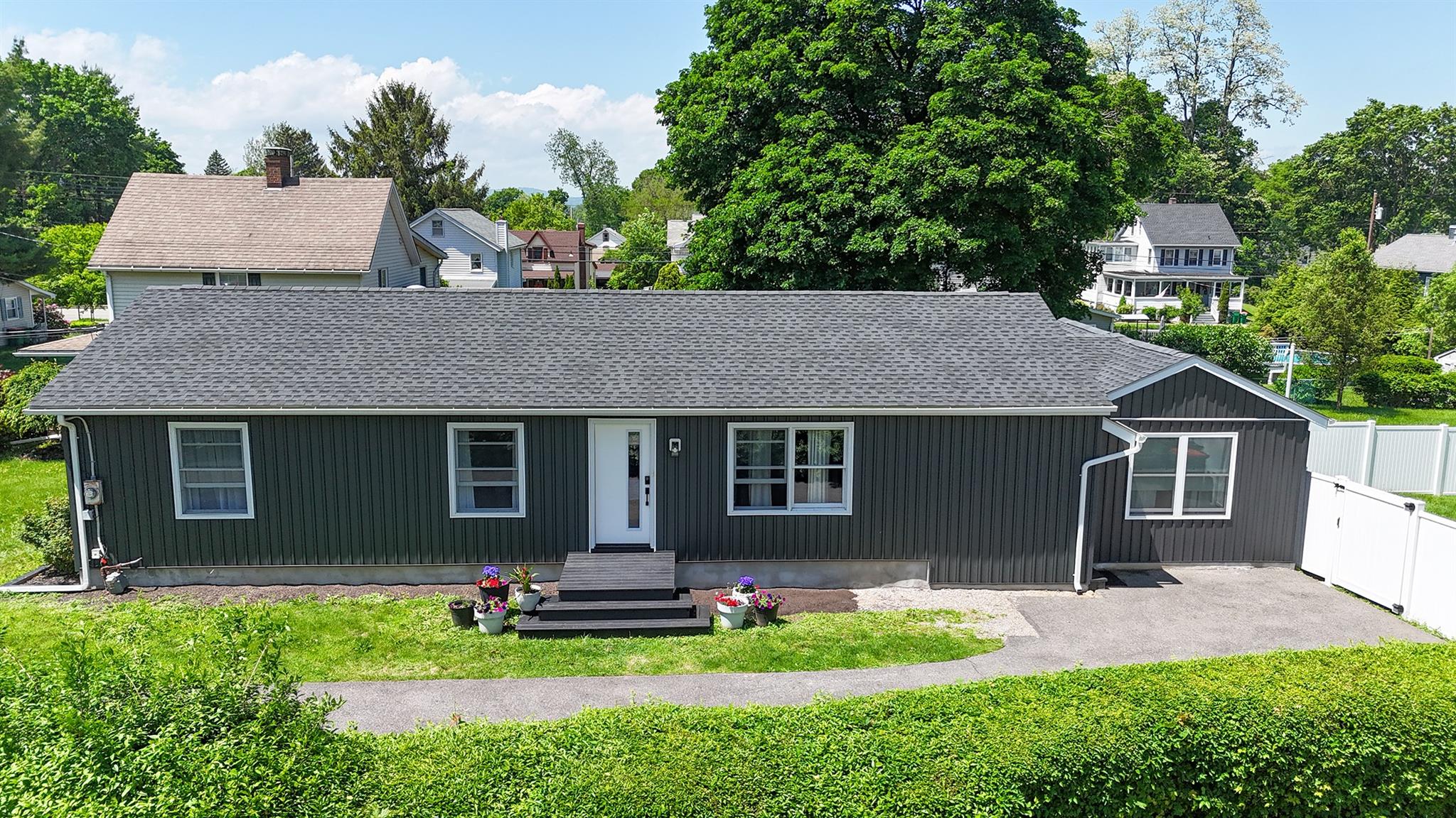 Grove Street, Beacon, New York - 4 Bedrooms  
2 Bathrooms  
9 Rooms - 