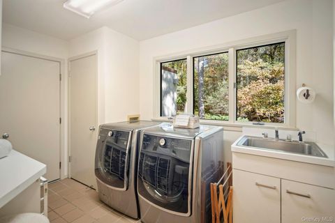 Tiny photo for 35 Neustadt Lane, Chappaqua, NY 10514 (MLS # 936052)