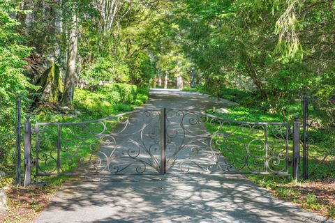 Tiny photo for 35 Neustadt Lane, Chappaqua, NY 10514 (MLS # 936052)