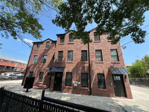 56-75 136th Street 3B Flushing NY 11354