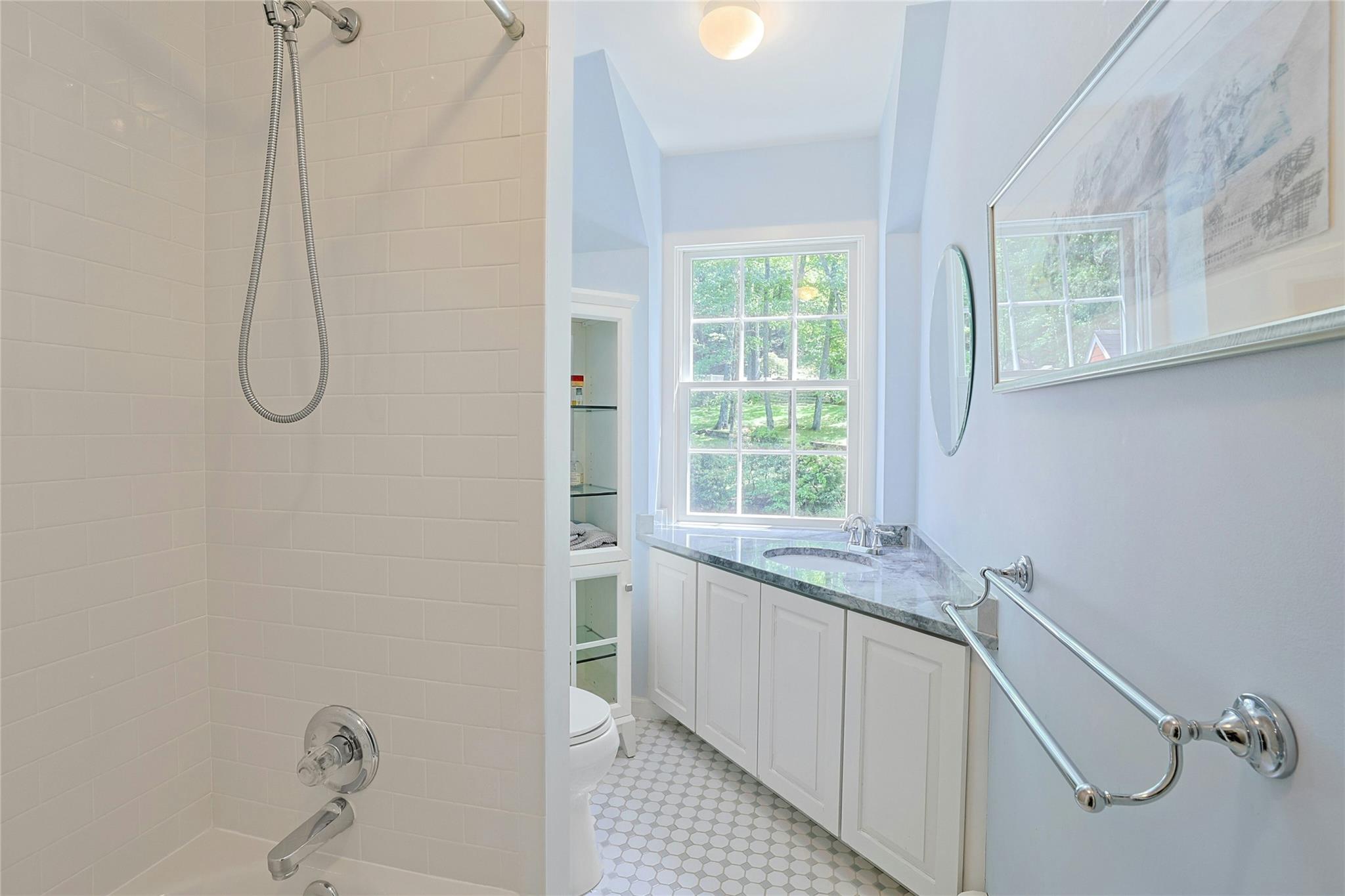24 Glen Terrace, Chappaqua, New York image 32