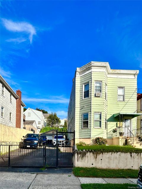 82 Burhans Avenue Yonkers NY 10701