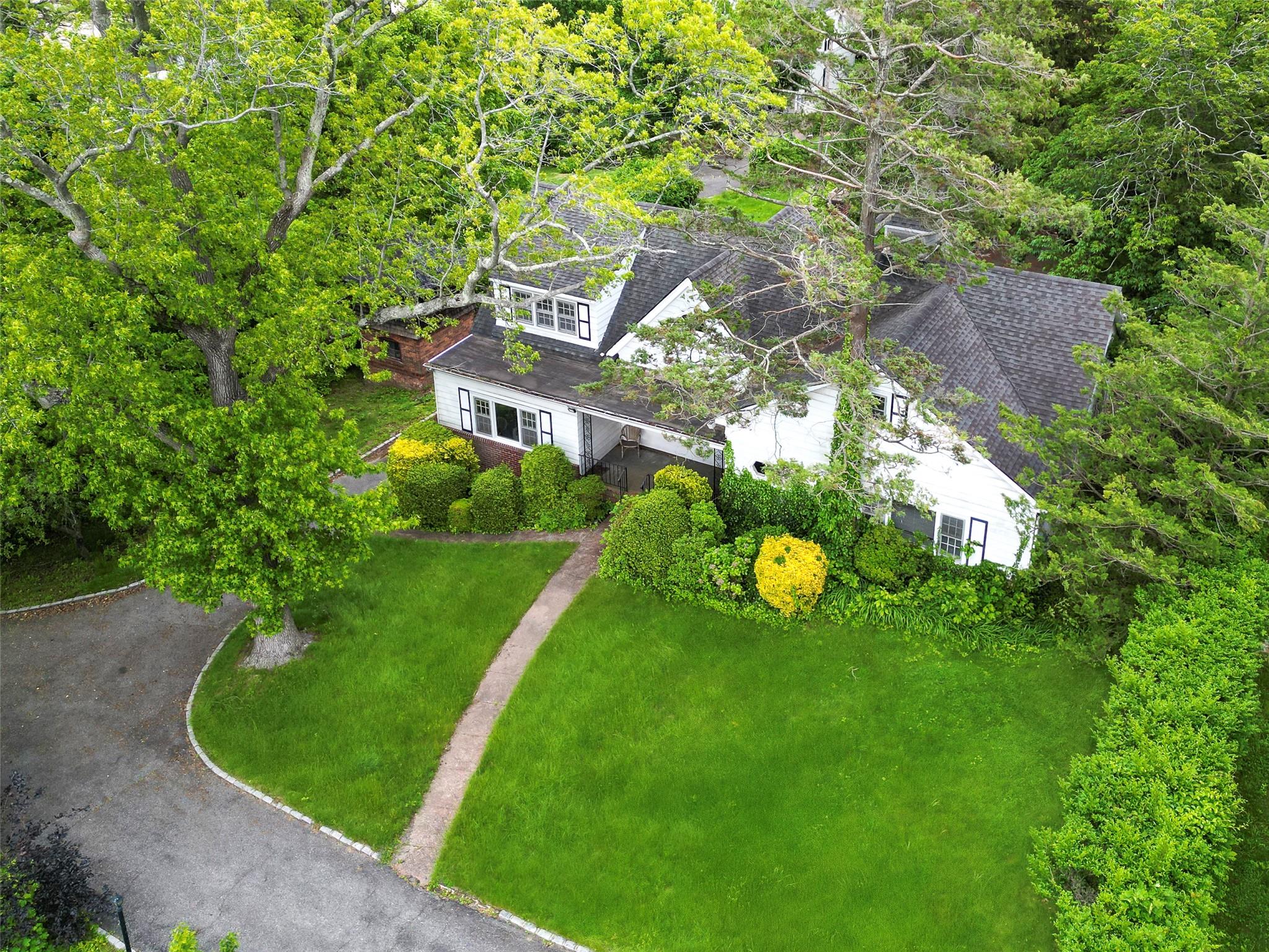 40 Sunset Road, Great Neck, New York image 12