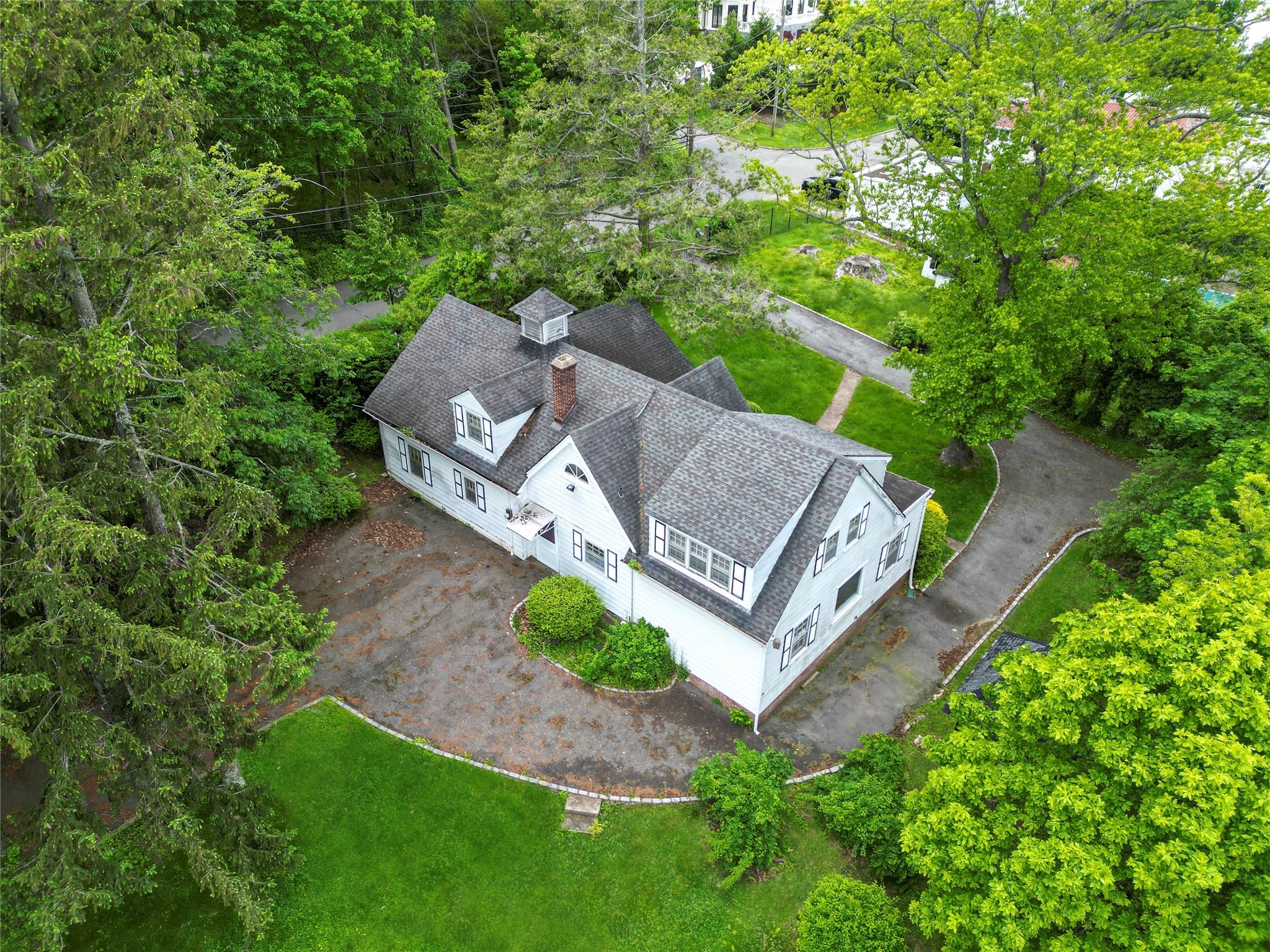 40 Sunset Road, Great Neck, New York image 13