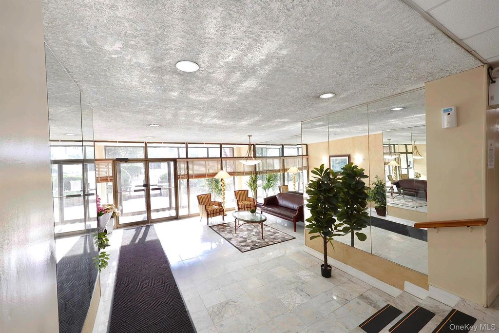 Photo of 85 S CENTRE AVE Ave #A20, Rockville Centre, NY 11570 (MLS # 954721)