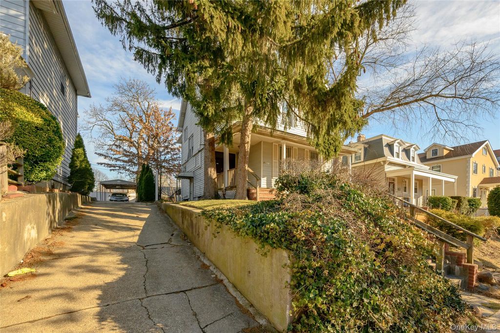 Photo of 84-21 120 Street, Richmond Hill, NY 11418 (MLS # 951644)