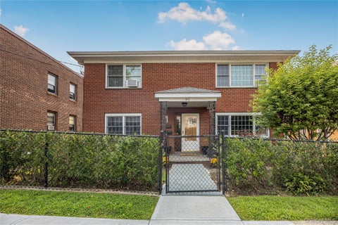 Apartment For Rent - 99 Clarendon Avenue<br/> Westchester County, Yonkers, NY 10701