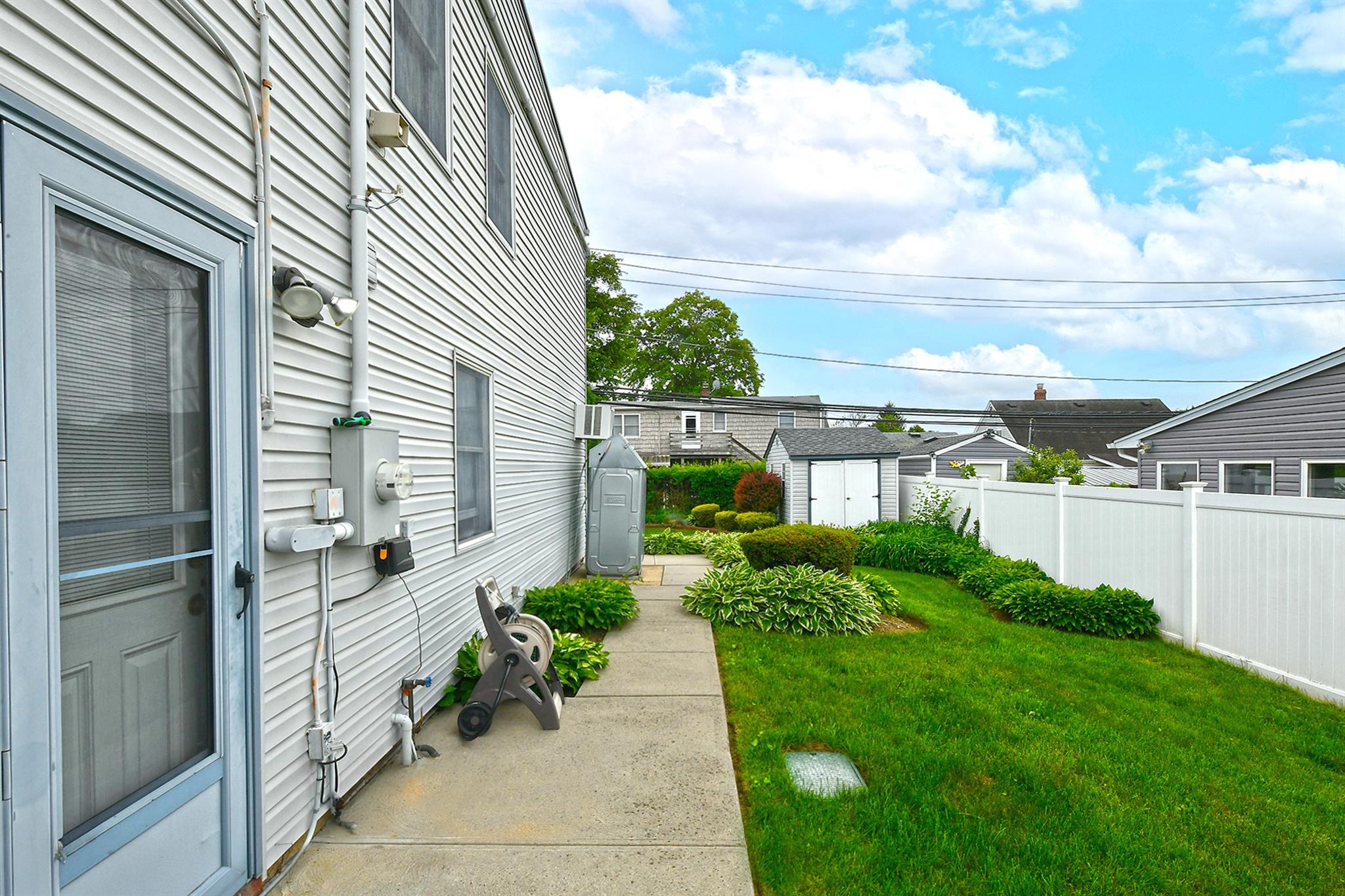 29 Castle Lane, Levittown, New York image 21