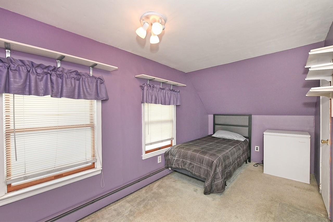 29 Castle Lane, Levittown, New York image 18