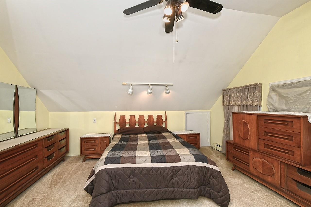 29 Castle Lane, Levittown, New York image 14
