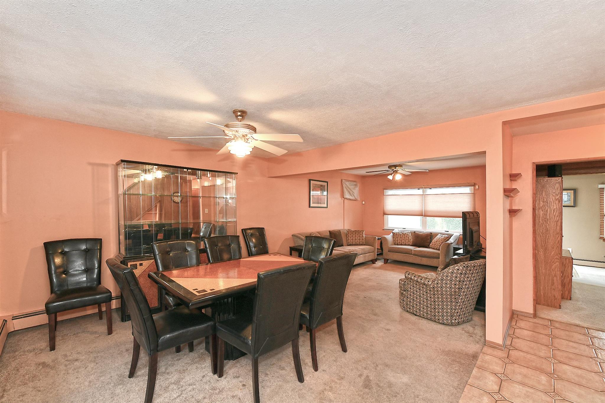 29 Castle Lane, Levittown, New York image 9