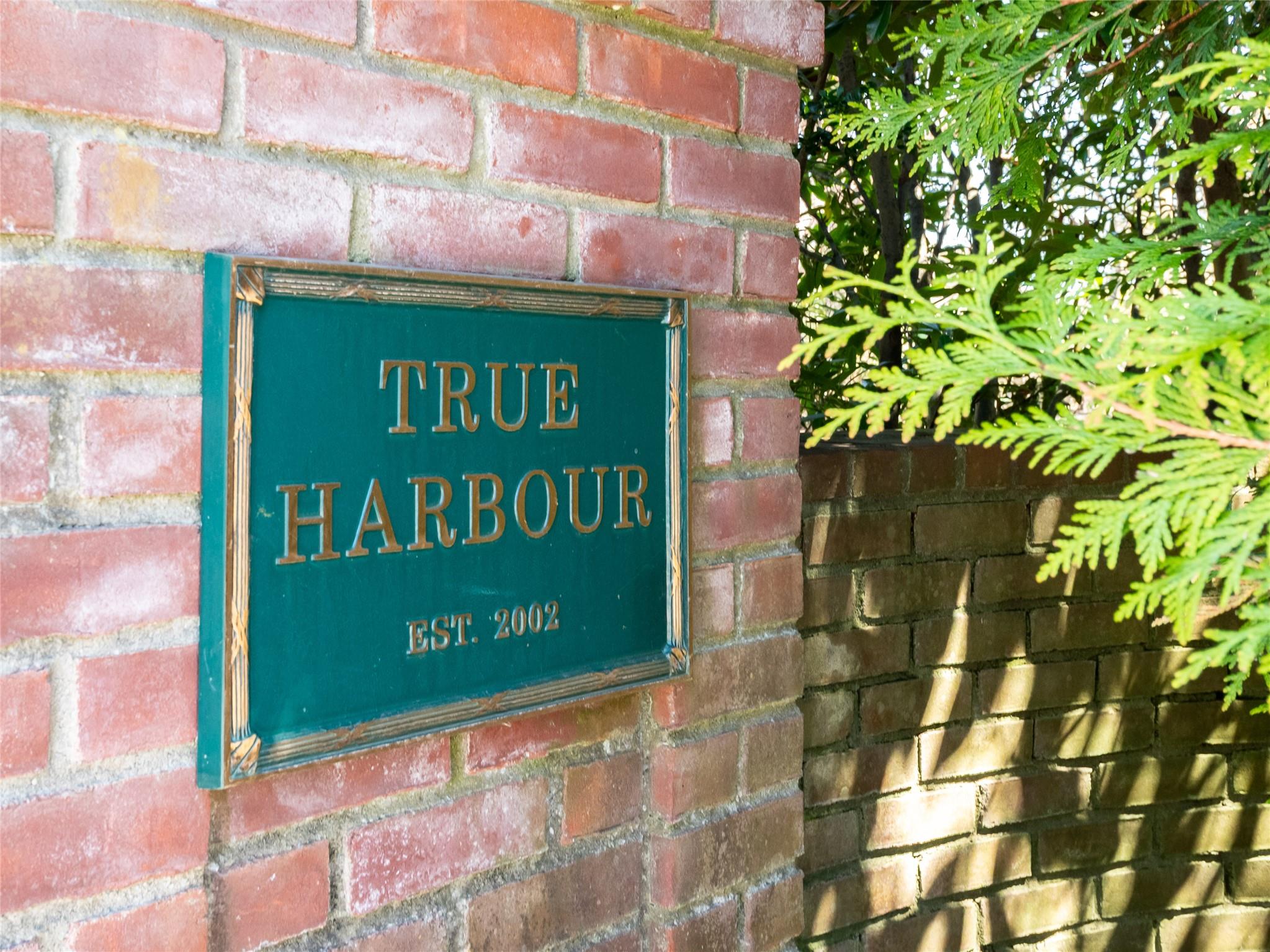 27 True Harbour Way, West Islip, New York image 2