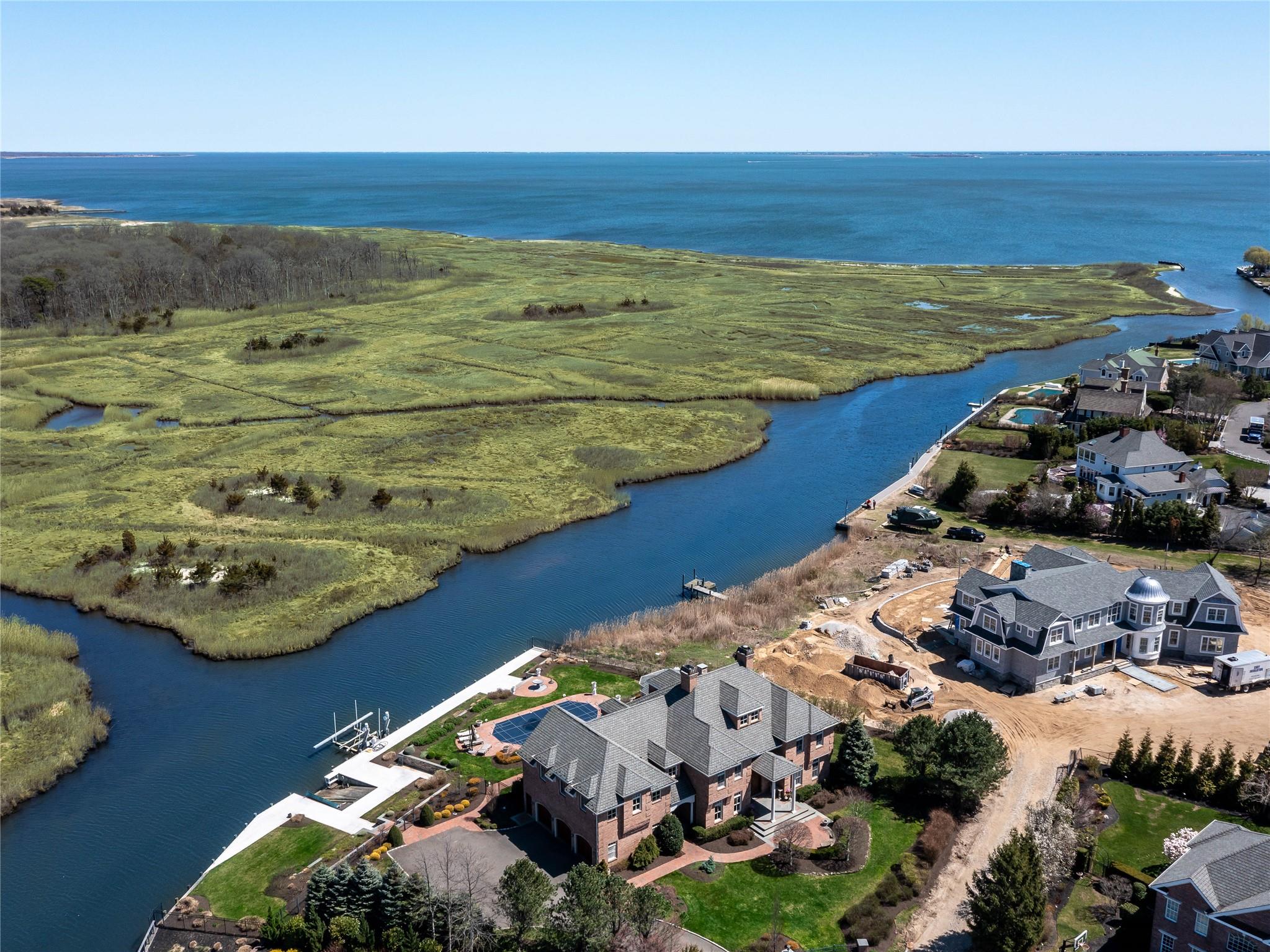 27 True Harbour Way, West Islip, New York image 32