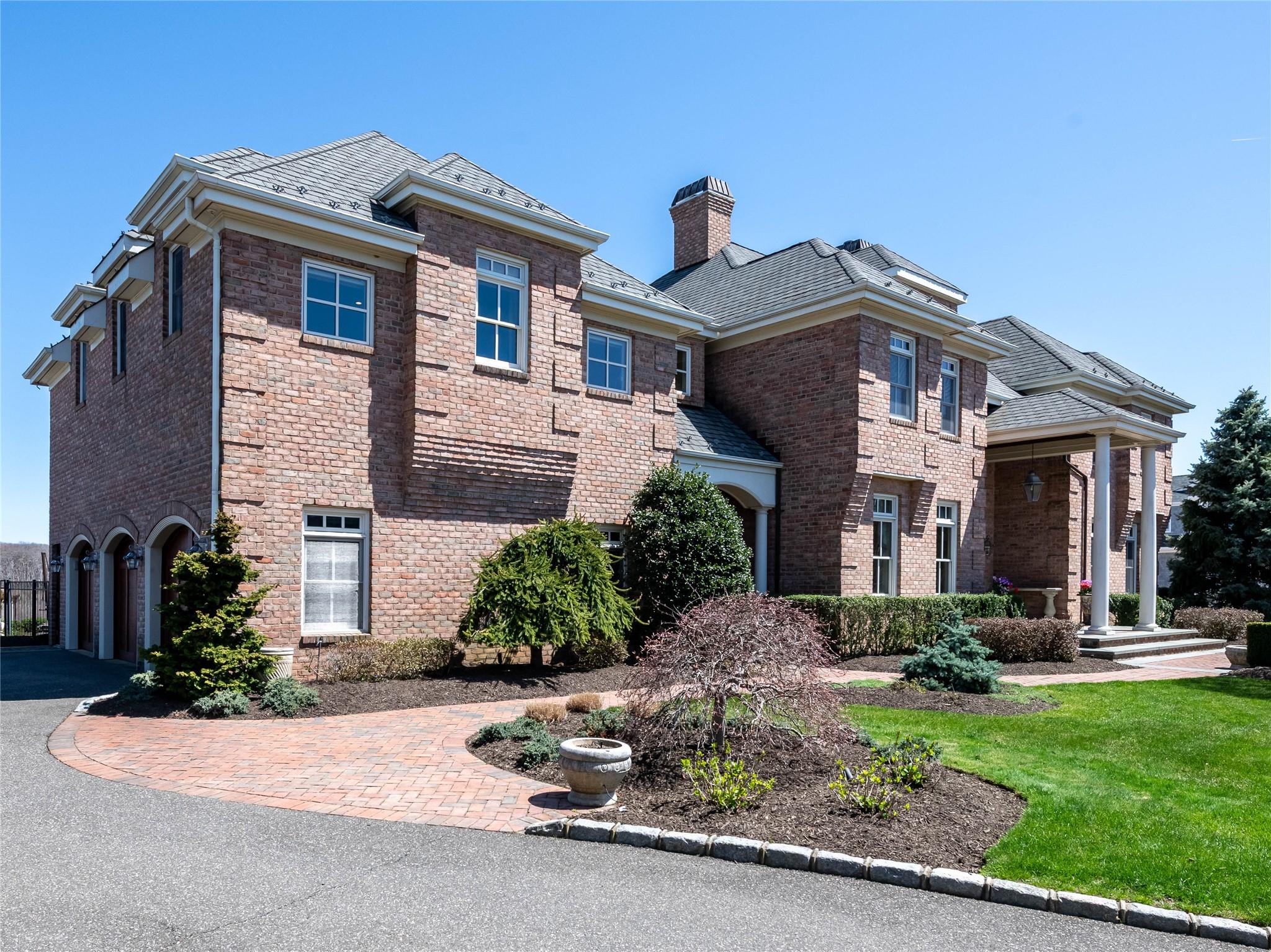 27 True Harbour Way, West Islip, New York image 6