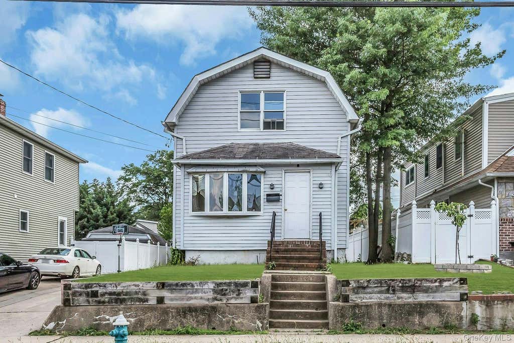 Photo of 78 McKee Street, Floral Park, NY 11001 (MLS # 1011970)
