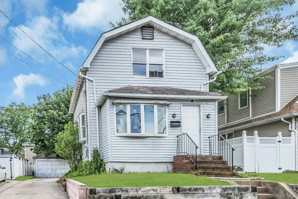 Photo of 78 McKee Street, Floral Park, NY 11001 (MLS # 1011970)