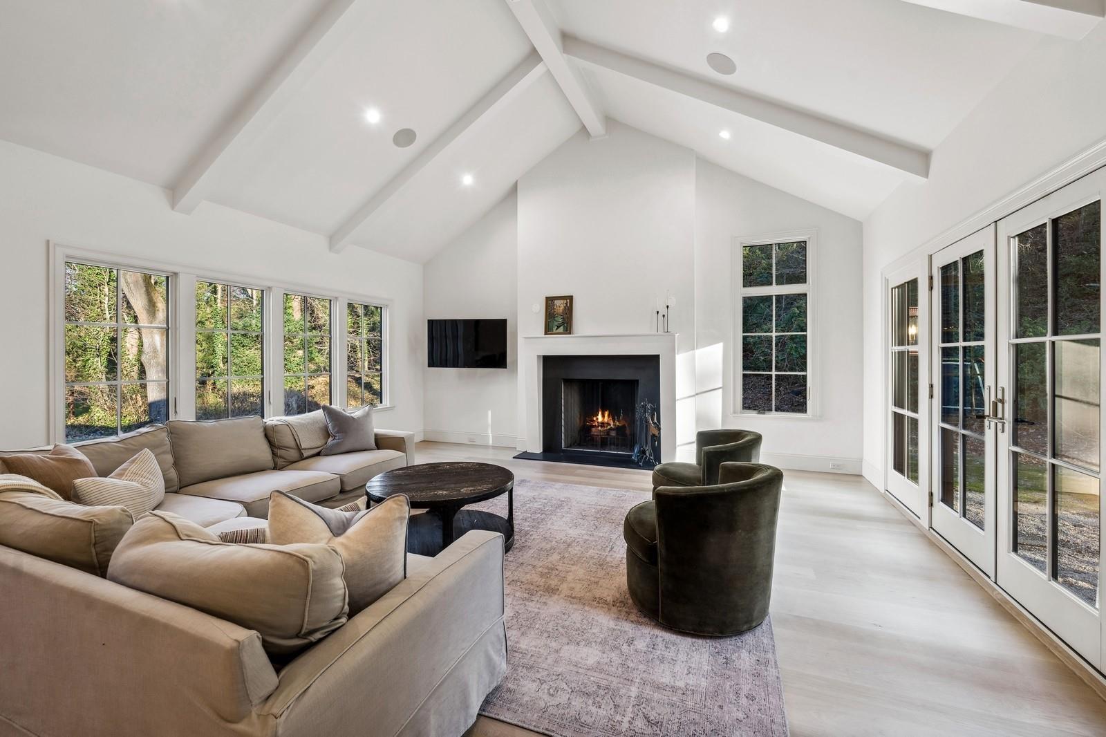 6 Hollise Court, Centerport, New York image 18