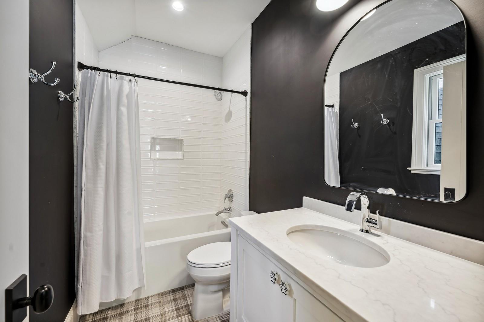 6 Hollise Court, Centerport, New York image 34