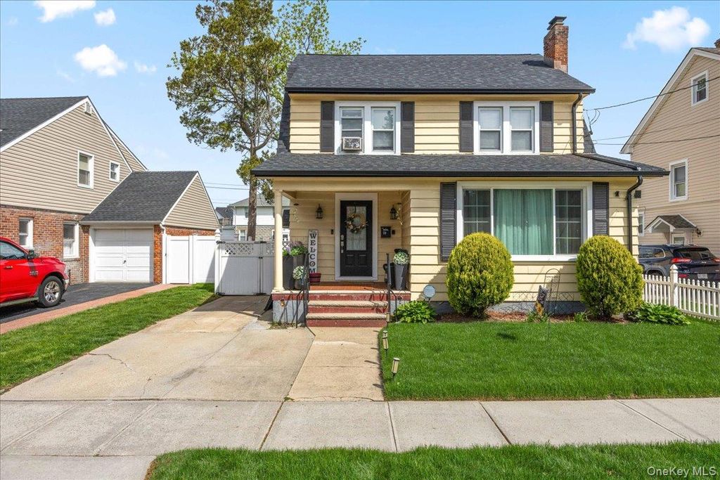 Photo of 29 Crowell Street, Hempstead, NY 11550 (MLS # 000113)