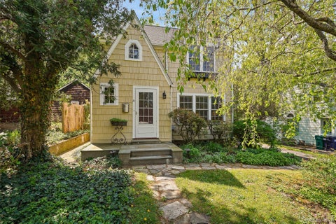 Homes For Sale - 8 North Street<br/> Katonah, NY 10536