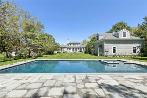 Homes For Sale - 41 Edgewood Avenue<br/> Suffolk County, Bridgehampton, NY 11932