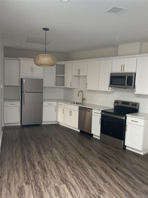 Apartment For Rent - 175 E Main Street<br/> Westchester County, Mount Kisco, NY 10549