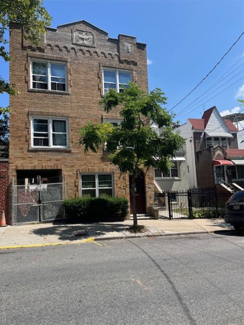 1009 East 227th 3 Bronx NY 10466