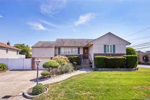 Photo of 3373 Lawrence Avenue, Oceanside, NY 11572 (MLS # 920924)
