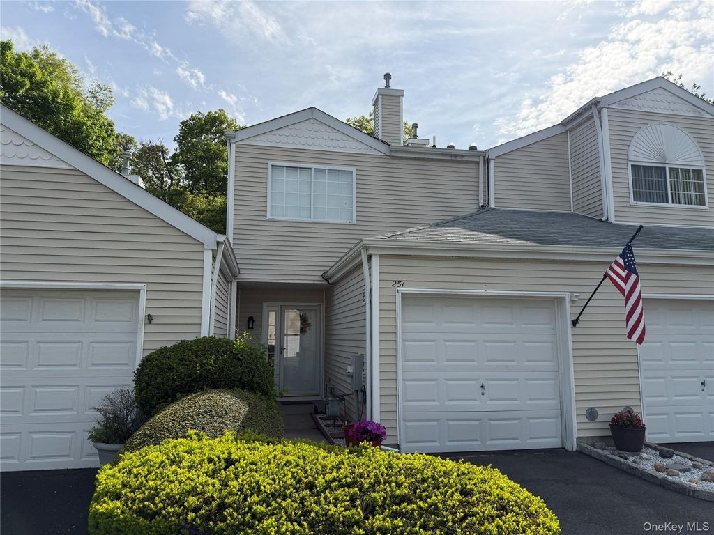 Photo of 251 Barn Swallow Court, Manorville, NY 11949 (MLS # 1002064)
