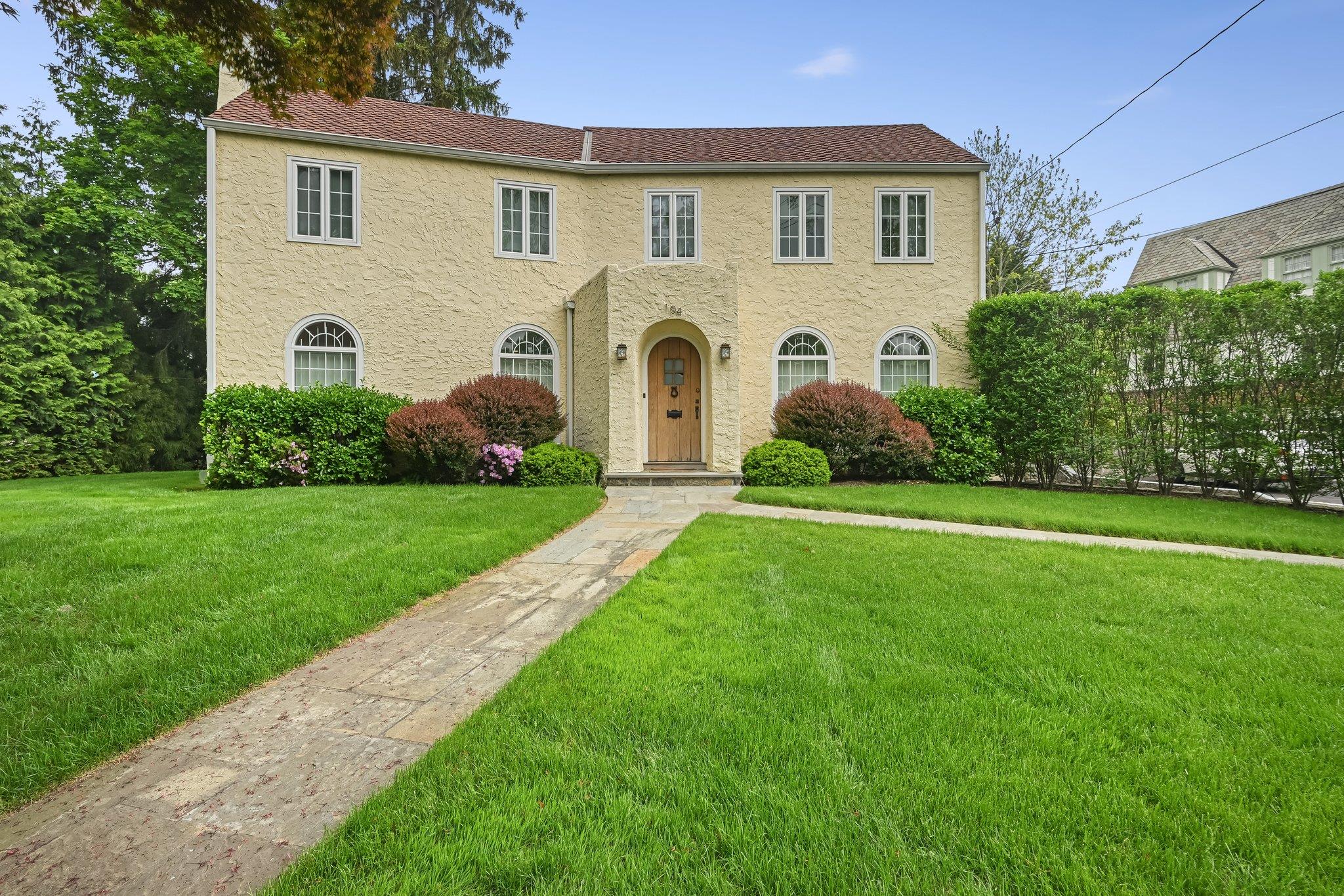 104 Edgewood Avenue, Larchmont, New York image 1