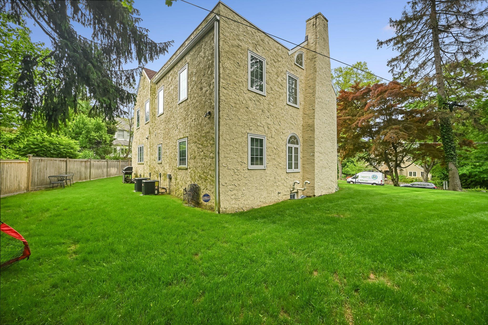 104 Edgewood Avenue, Larchmont, New York image 25