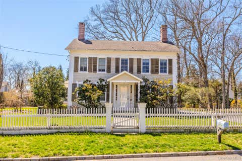 Homes For Sale - 8 Terrell Lane<br/> Suffolk County, Stony Brook, NY 11790