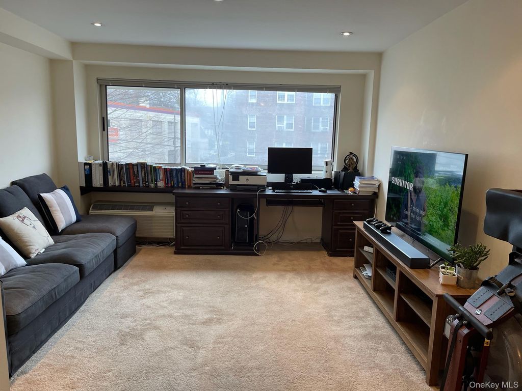 Photo of 88 Cuttermill Road #308, Great Neck, NY 11021 (MLS # 949334)