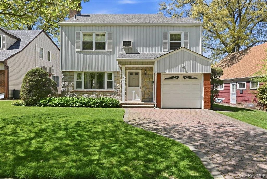 Photo of 218-37 Grand Central Parkway, Queens Village, NY 11427 (MLS # 991088)