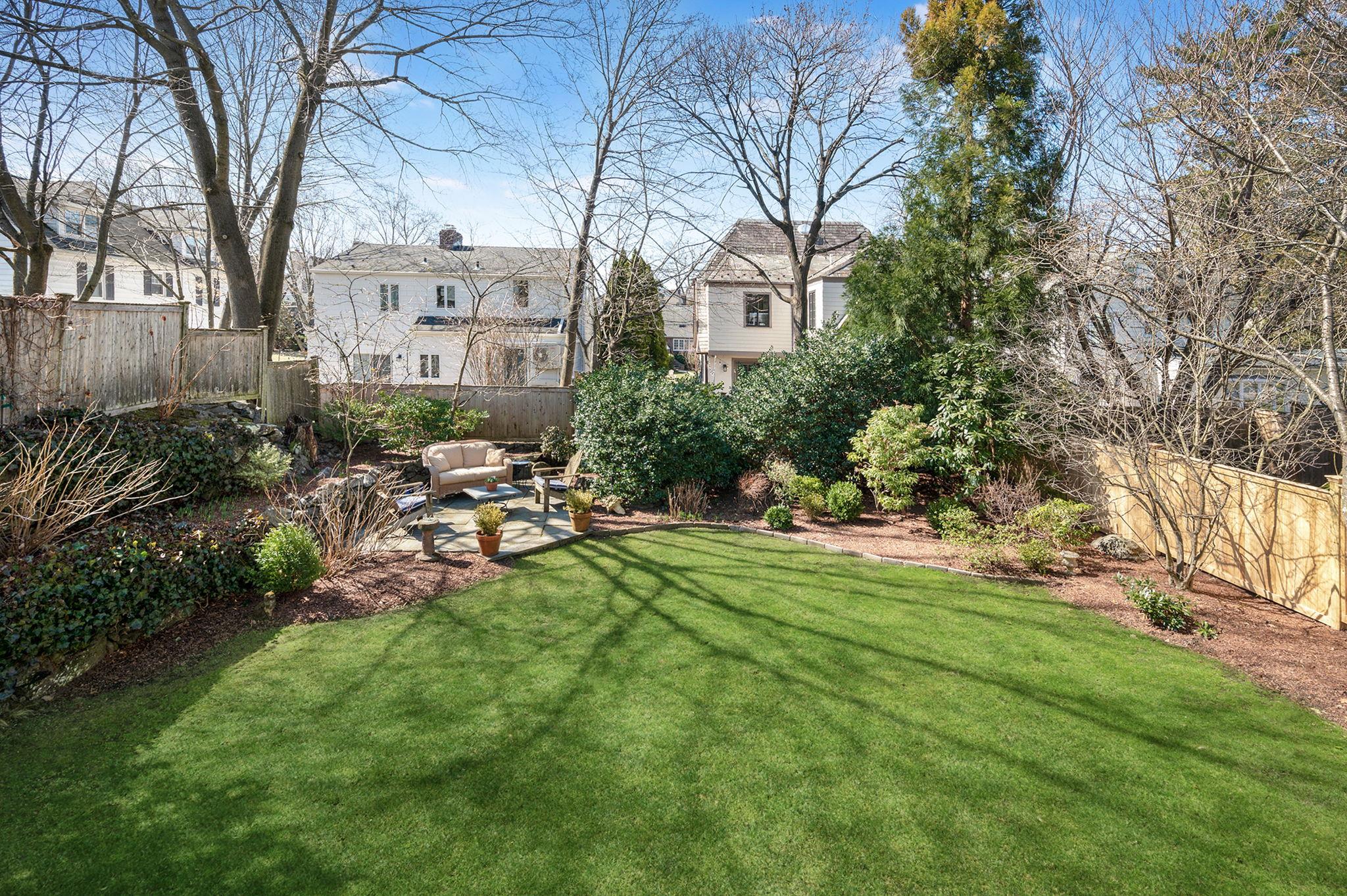 16 Winthrop Avenue, Larchmont, New York image 29