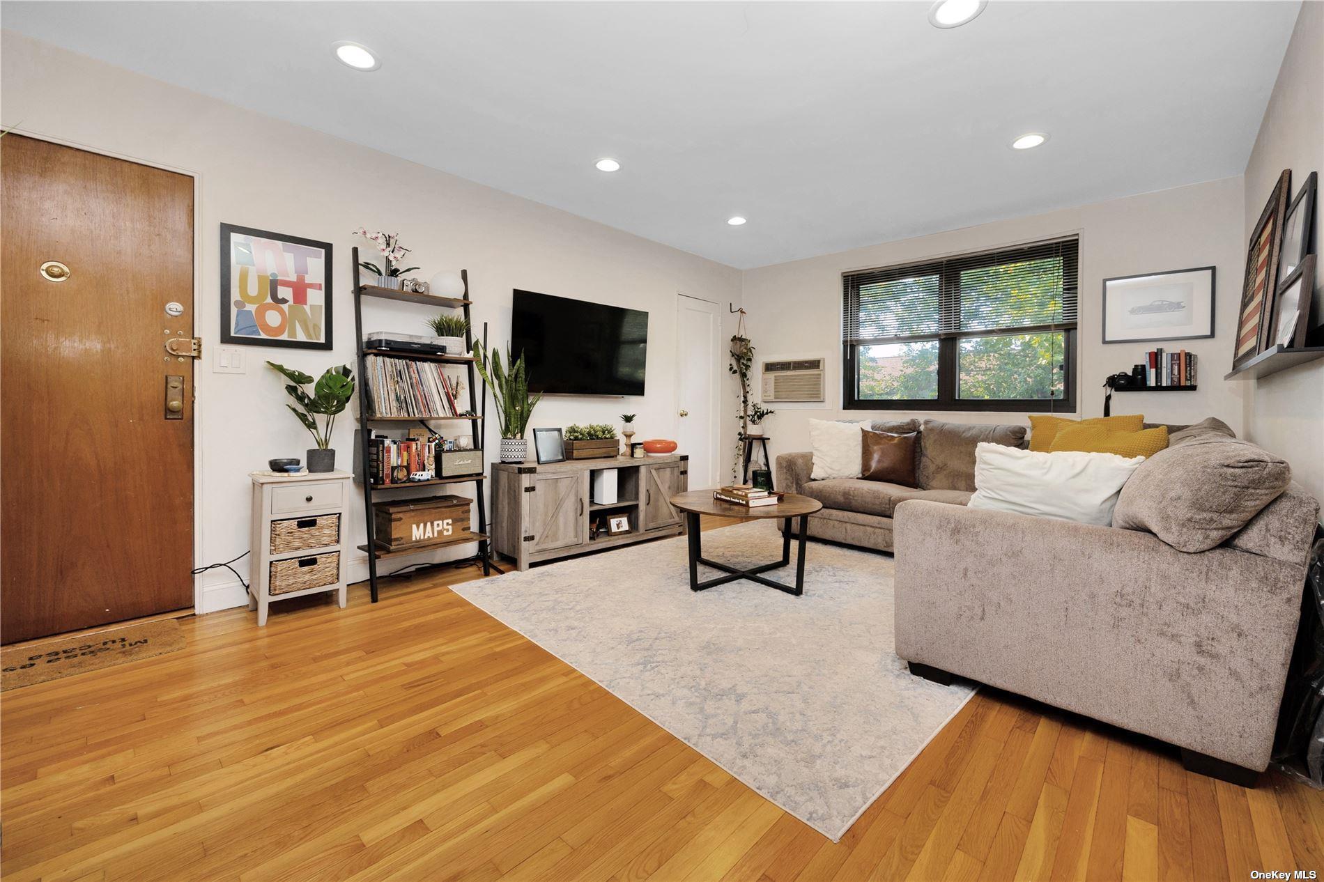 57-32 246th Crescent #E15, Douglaston, New York image 5
