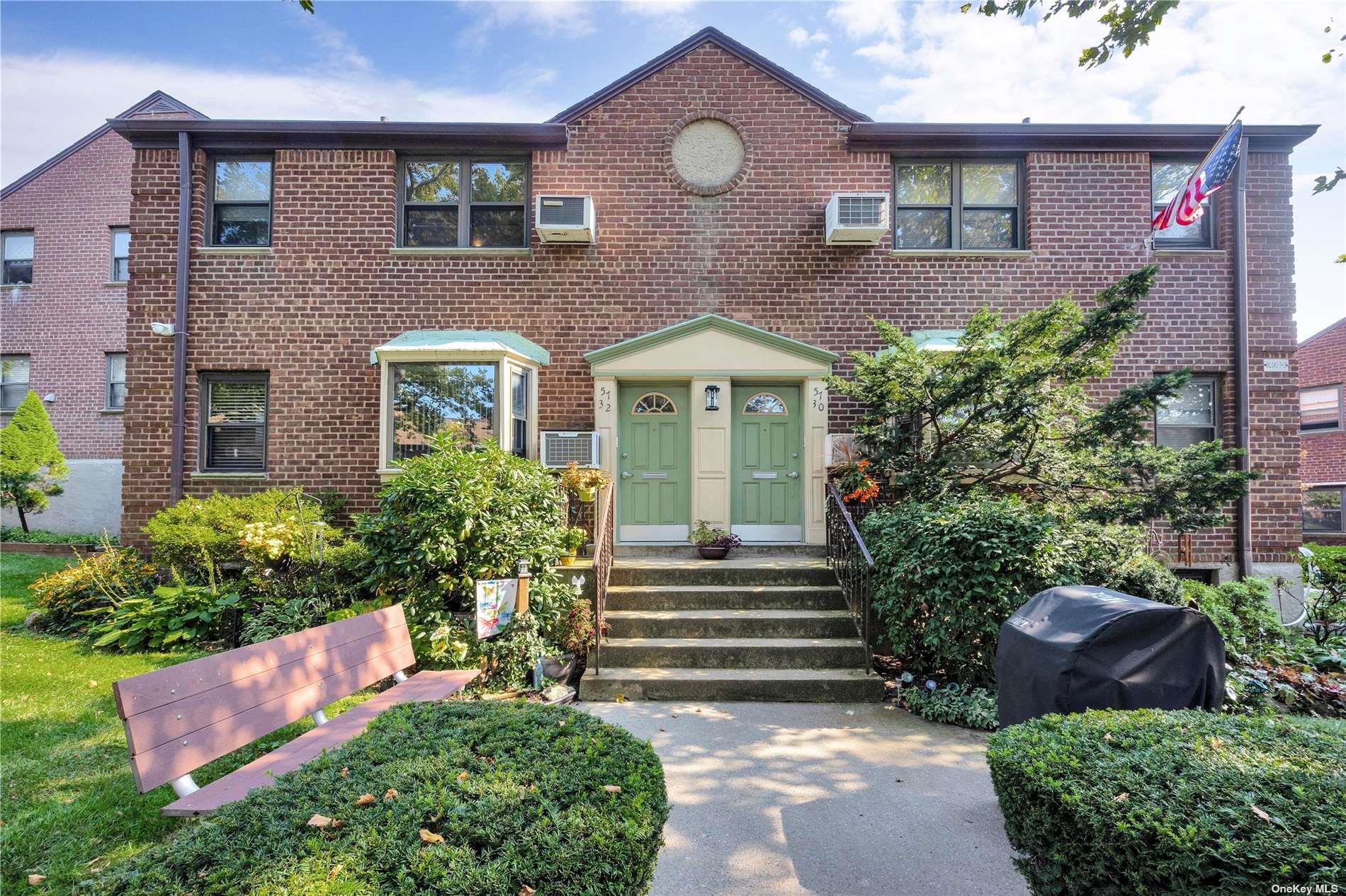 57-32 246th Crescent #E15, Douglaston, New York image 1