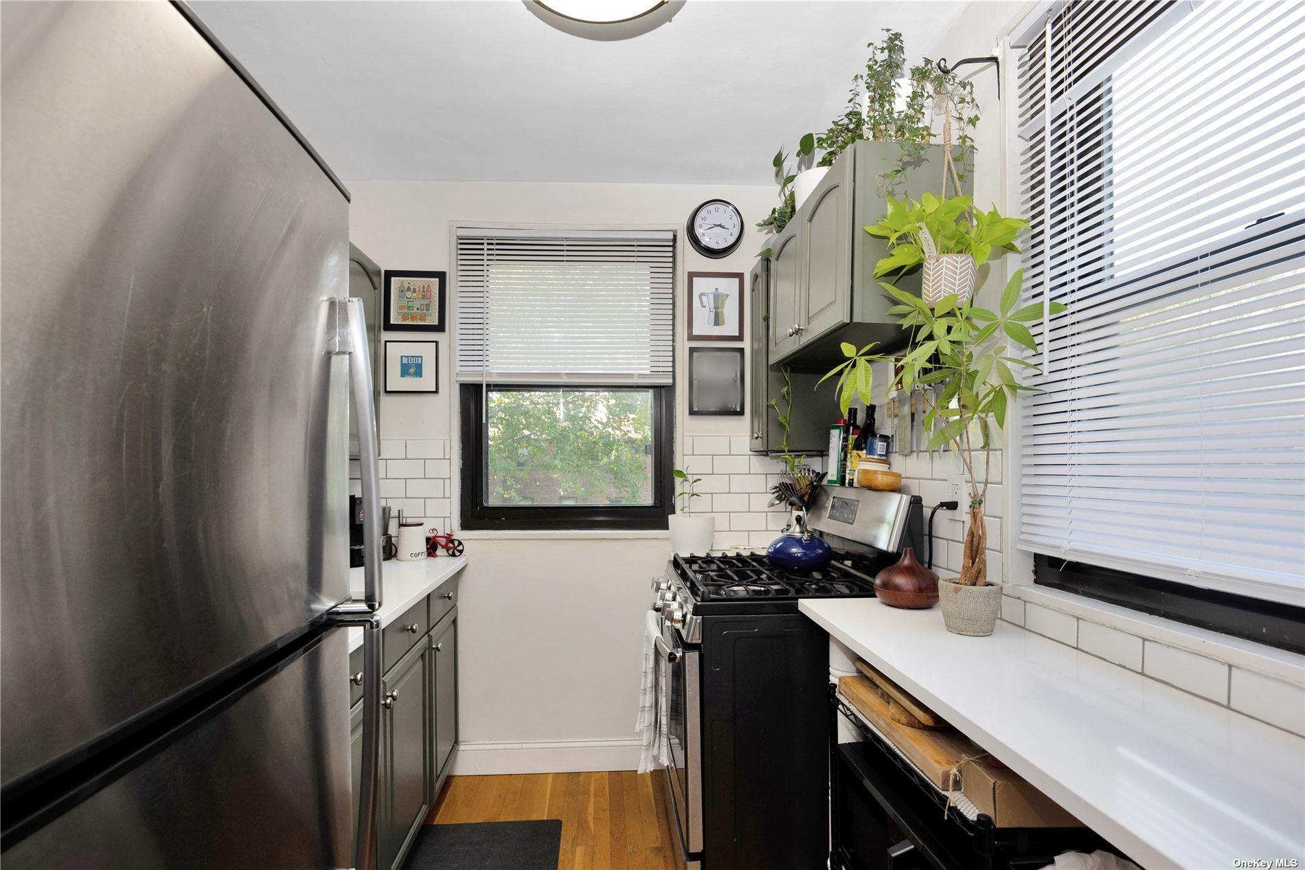 57-32 246th Crescent #E15, Douglaston, New York image 10