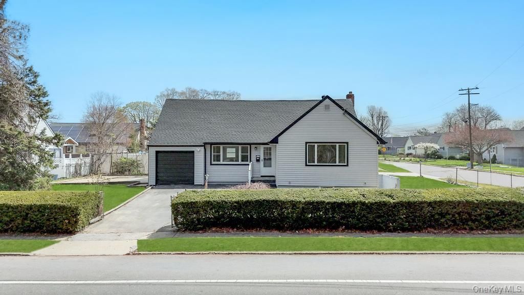 Photo of 207 August Road, North Babylon, NY 11703 (MLS # 985675)