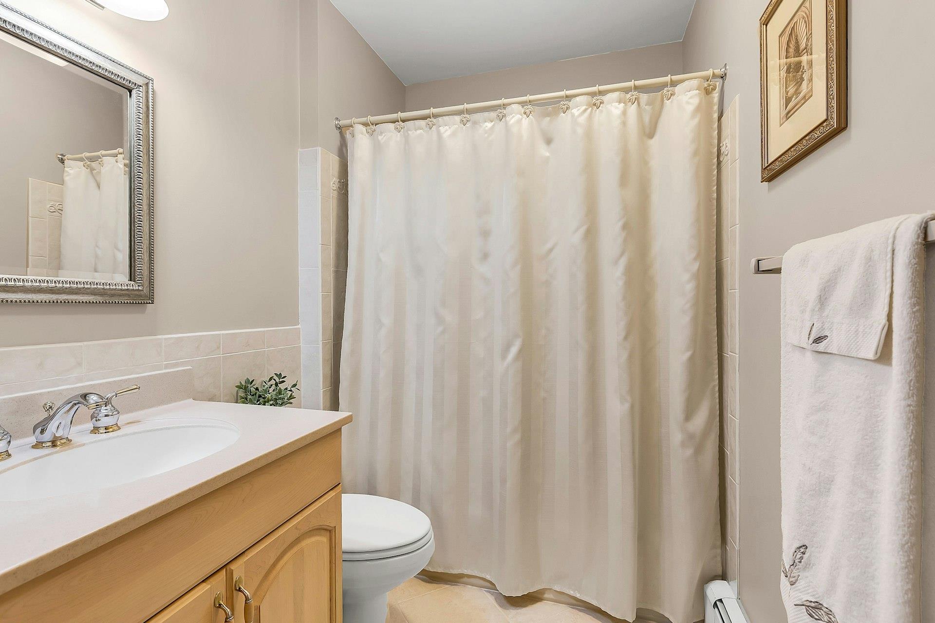 25 Secatogue Avenue, East Islip, New York image 20