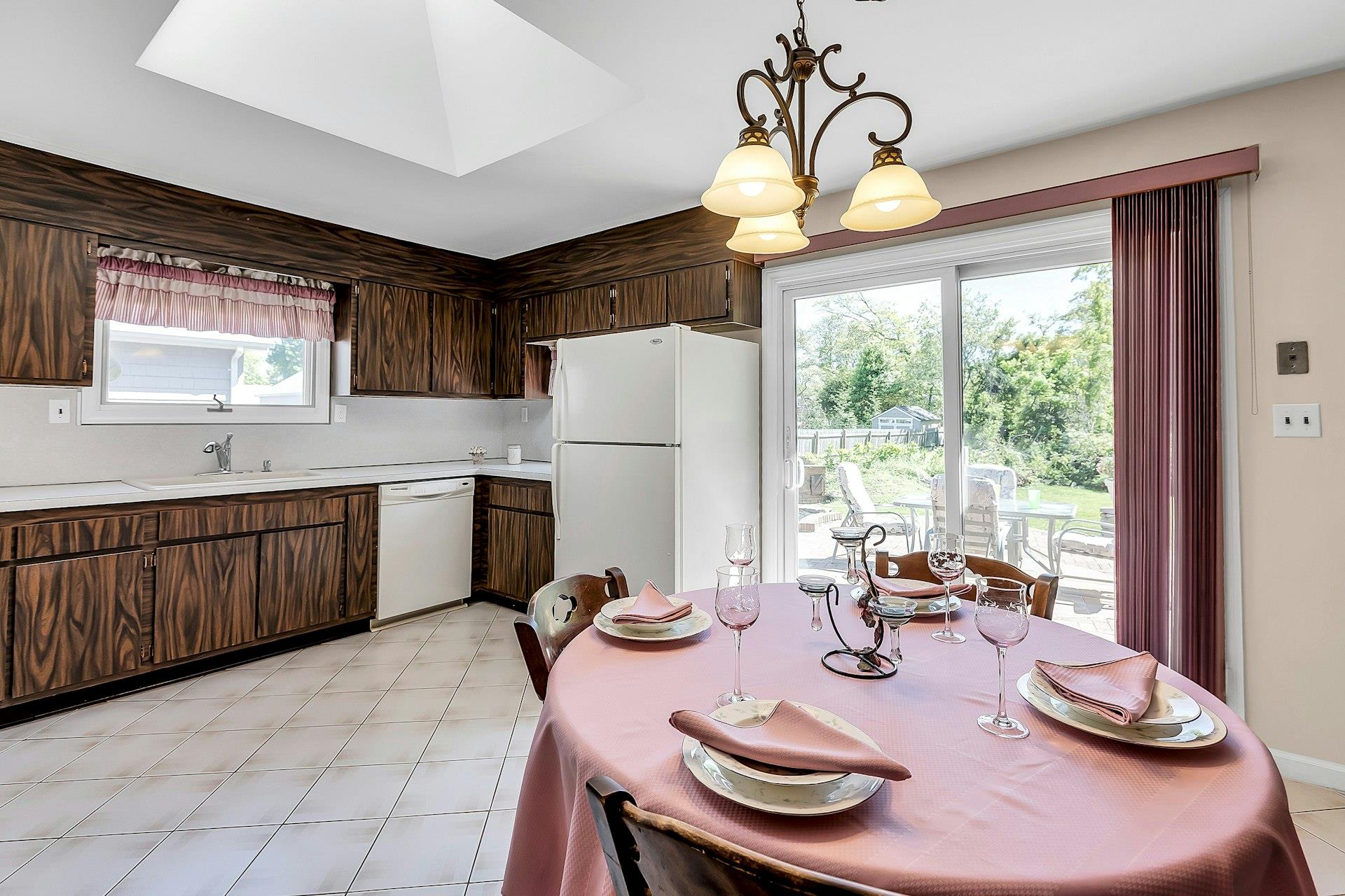 25 Secatogue Avenue, East Islip, New York image 9