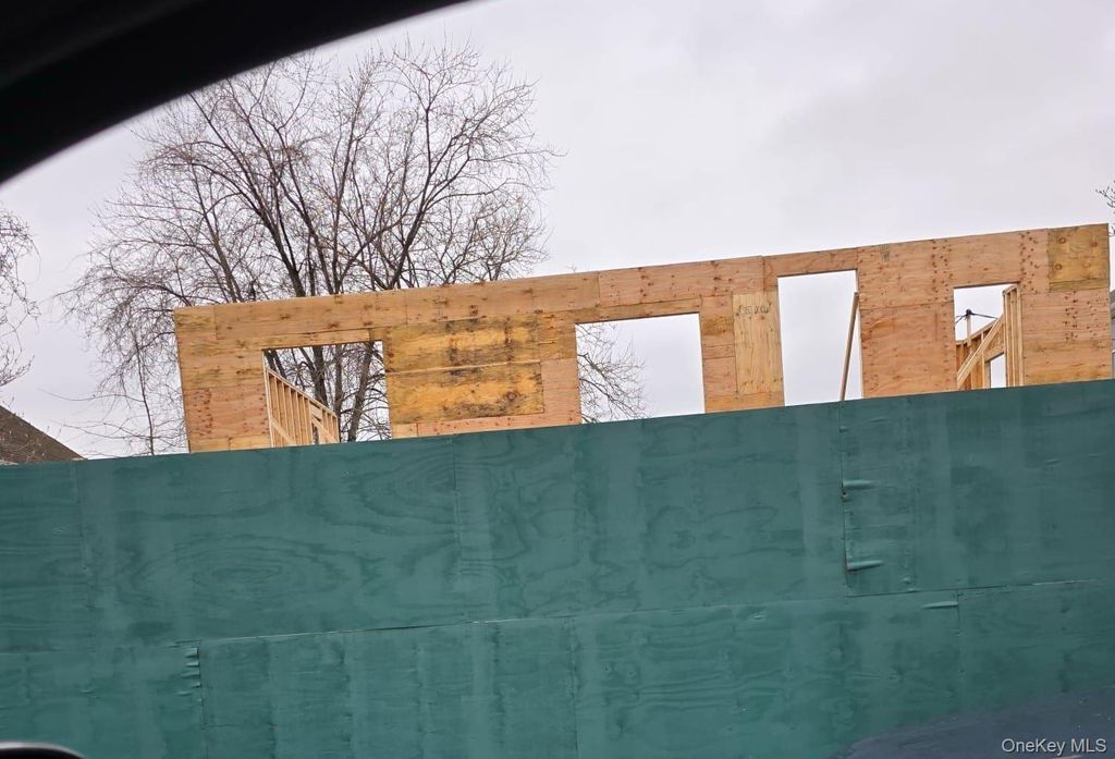 Photo of 525 Oceanpoint Avenue, Cedarhurst, NY 11516 (MLS # 974925)