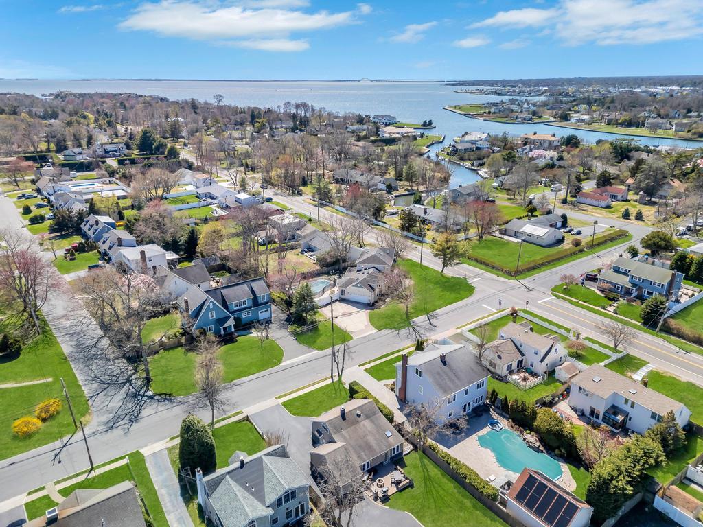 61 Maple Street, Islip, Florida image 3