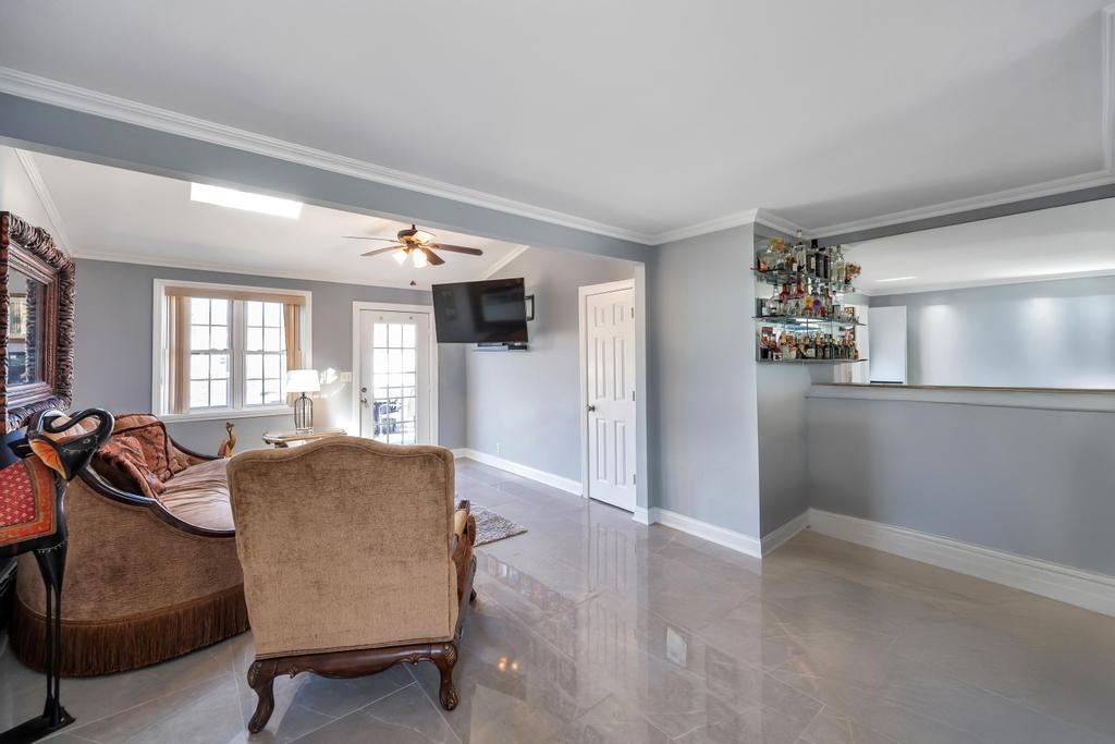 61 Maple Street, Islip, Florida image 12