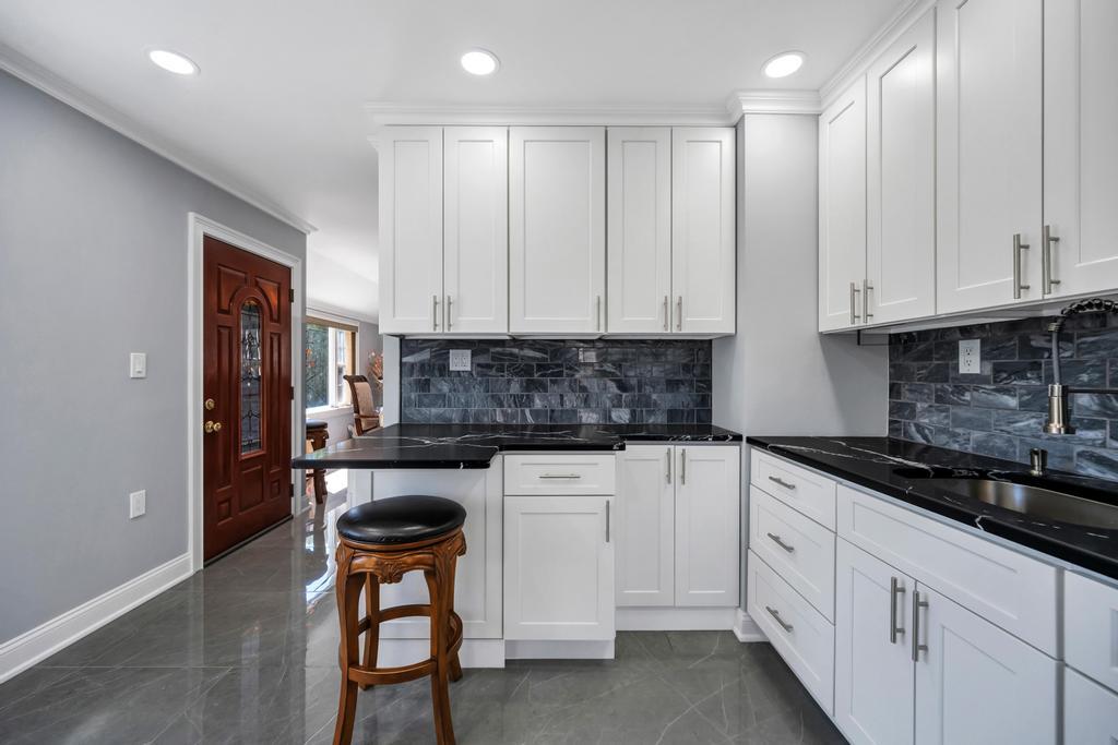 61 Maple Street, Islip, Florida image 20