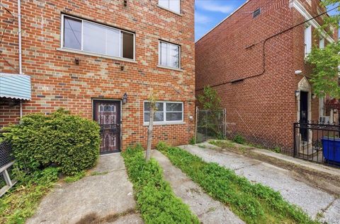 Multifamily For Sale - 1323 E 222nd Street<br/> Bronx, NY 10469