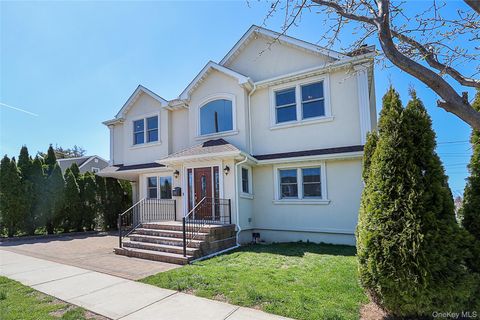 Photo of 489 Emory Road, Mineola, NY 11501 (MLS # 983423)