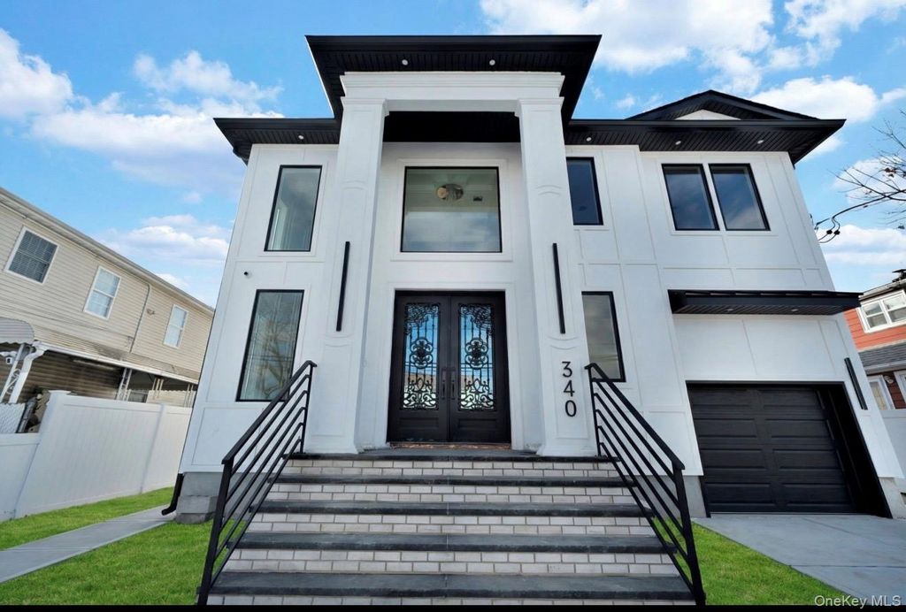 Photo of 340 Doris Avenue, Franklin Square, NY 11010 (MLS # 955824)