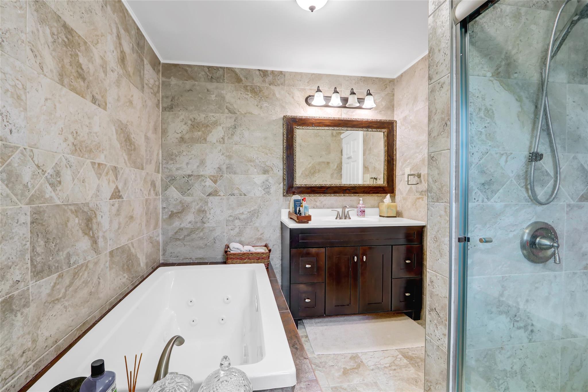 5 Bridle Path, Roslyn, New York image 19